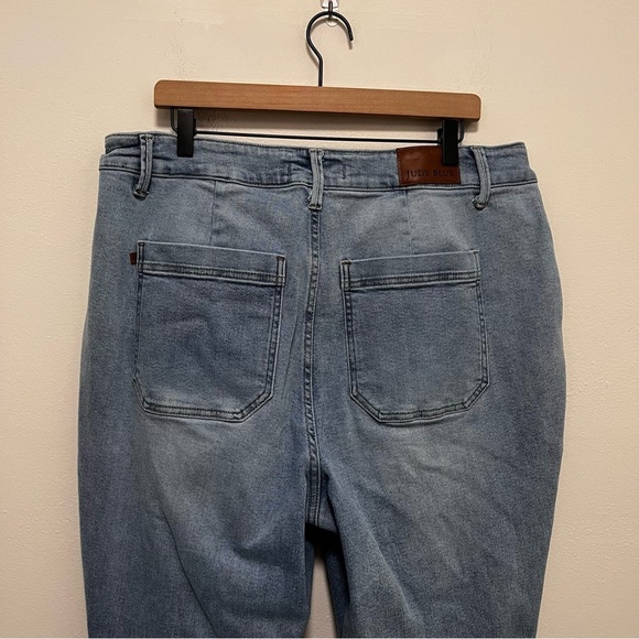 Judy Blue Light Blue High Rise Jeans - Picture 5 of 13